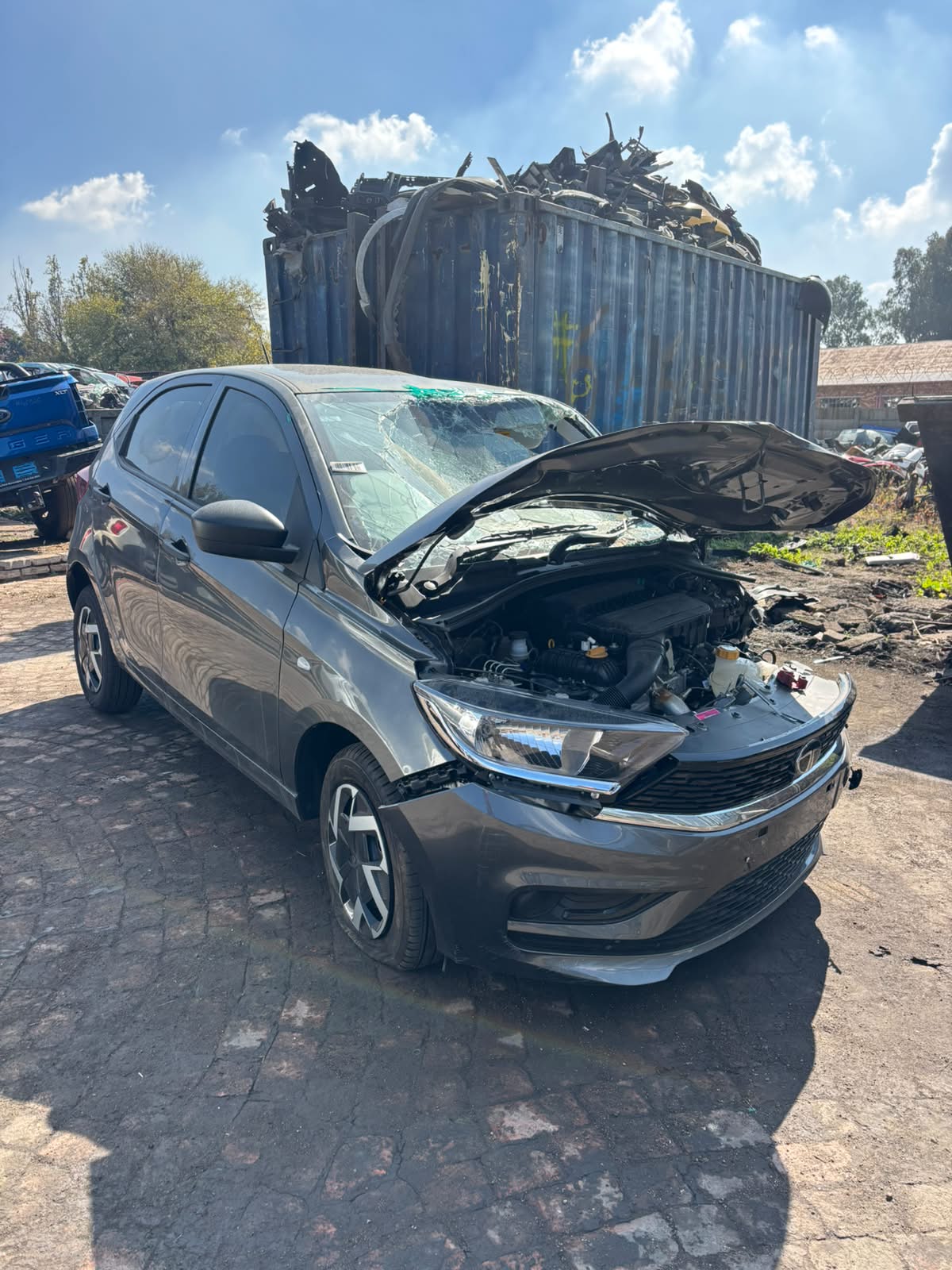2025 TATA TIAGO 1.2 STRIPPING FOR SPARES - Private Seller 2025 TATA TIAGO 1.2 STRIPPING FOR SPARES - Private Seller