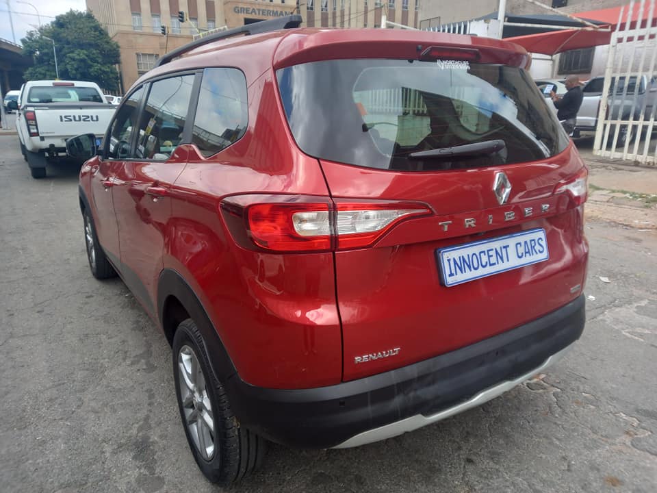 2022 RENAULT TRIBER 1.0 PETROL, AUTOMATIC TRANSMISSION, MAROON COLOUR