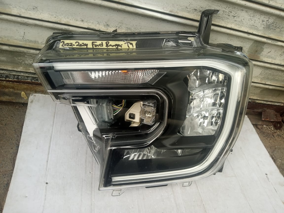 2022-2024 FORD RANGER T9 LEFT SIDE HEADLIGHT FOR SALE - Private Seller 2022-2024 FORD RANGER T9 LEFT SIDE HEADLIGHT FOR SALE - Private Seller