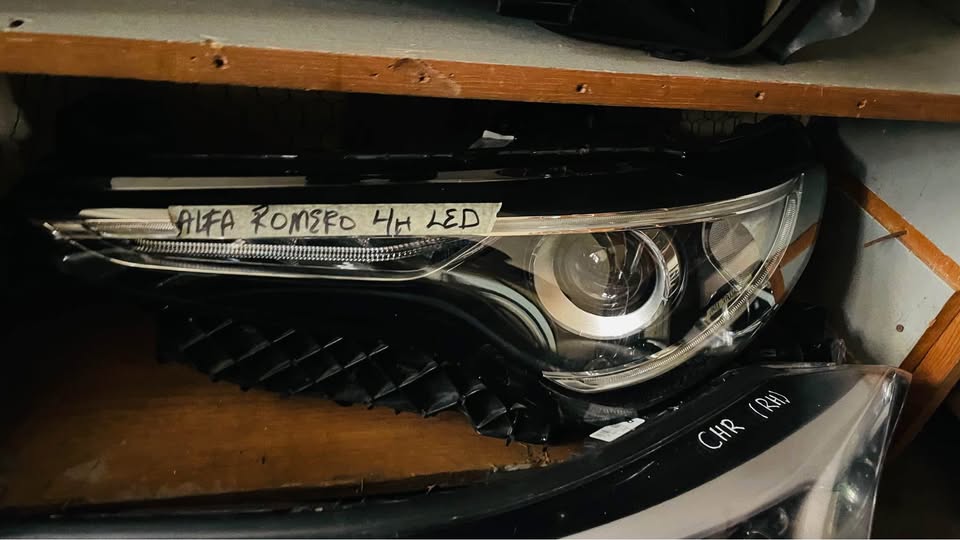 Alfa Romeo Stelvio LED headlight 2017/23 - Private Seller Alfa Romeo Stelvio LED headlight 2017/23 - Private Seller