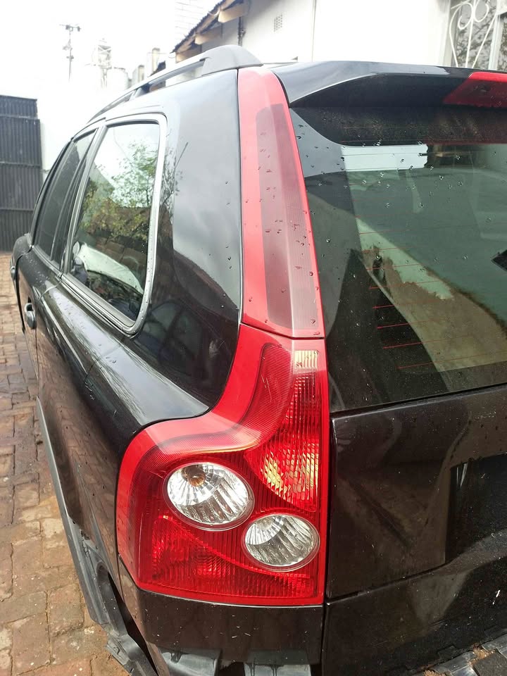 VOLVO XC90 2008 LEFT TAILLIGHT FOR SALE - Private Seller VOLVO XC90 2008 LEFT TAILLIGHT FOR SALE - Private Seller