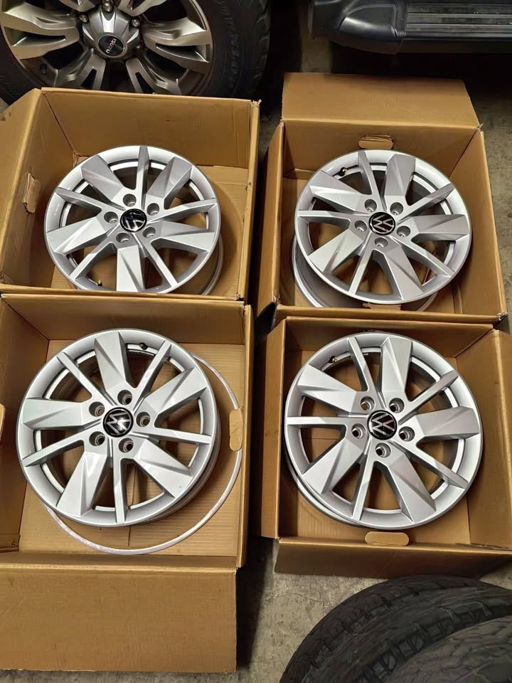 16inch VW CaDDy/Jetta/Golf5 & Audi A3 &4 OEM mags new set (5x112pcd ...