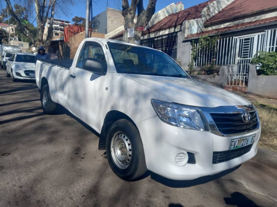 2012 Toyota Hilux single cab 2.5 Diesel, Manual, White, Leather seat,