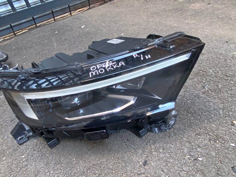 Opel MOKKA headlight - Private Seller Opel MOKKA headlight - Private Seller