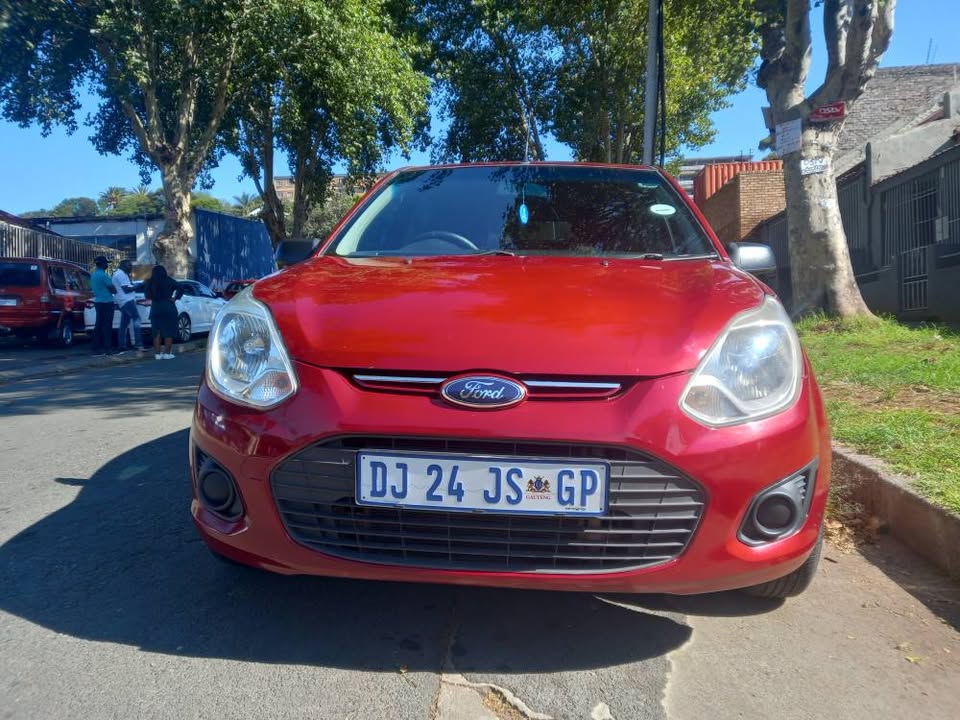 Ford FIGO HATCHBACK 1.4 ENGINE PETROL. 2014 Model, Manual, Maroon Color, Mileage