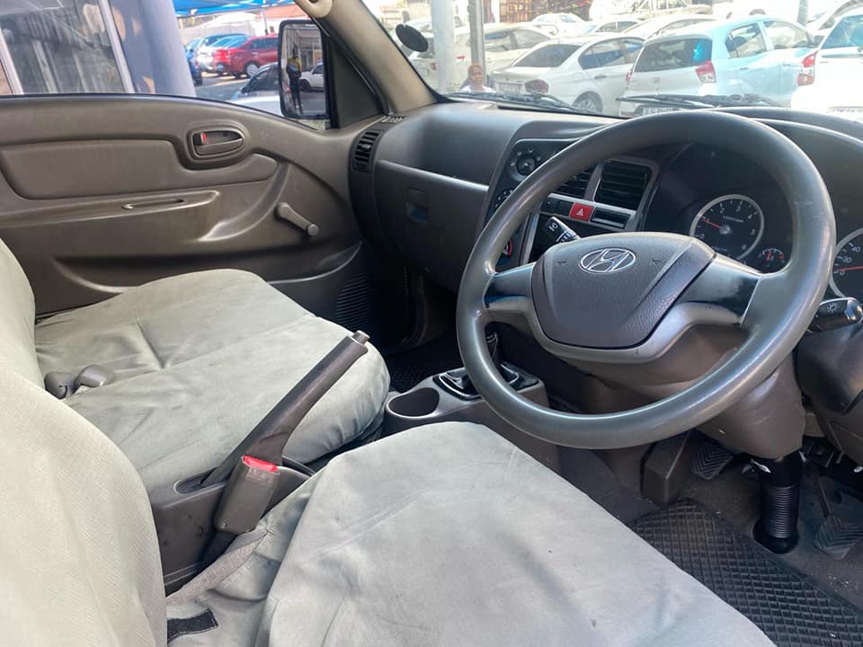 2014 HYUNDAI H-100 2.6 MANUAL