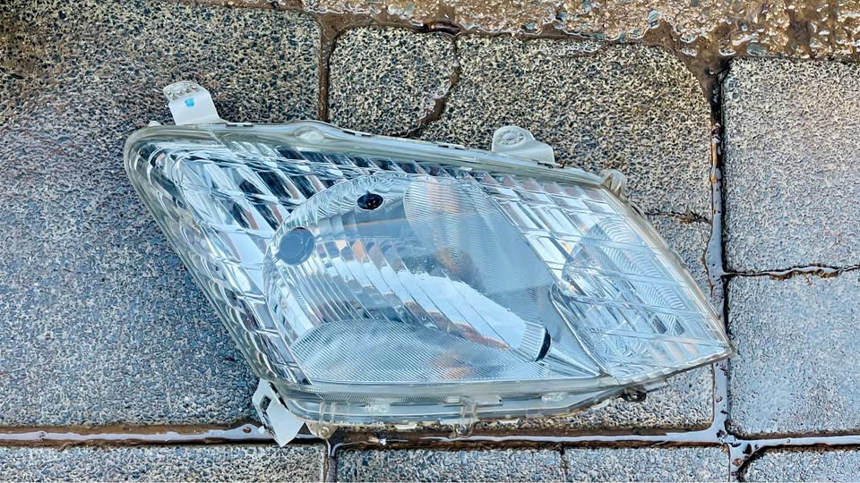 Isuzu KB250 headlight - Private Seller Isuzu KB250 headlight - Private Seller