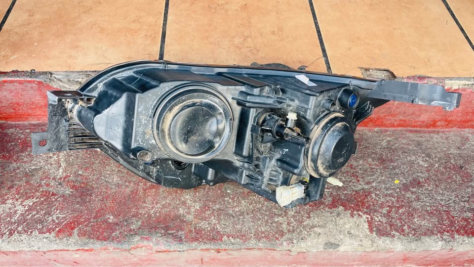 Renault Triber headlight - Private Seller Renault Triber headlight - Private Seller
