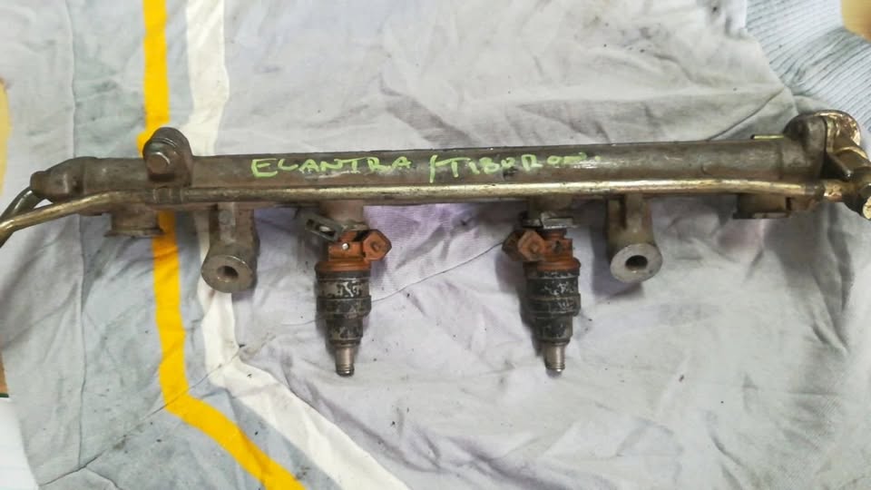 HYUNDAI ELANTRA/TRIBURON 2.0 -35310-23210 INJECTOR RAIL FOR SALE - Private Seller HYUNDAI ELANTRA/TRIBURON 2.0 -35310-23210 INJECTOR RAIL FOR SALE - Private Seller