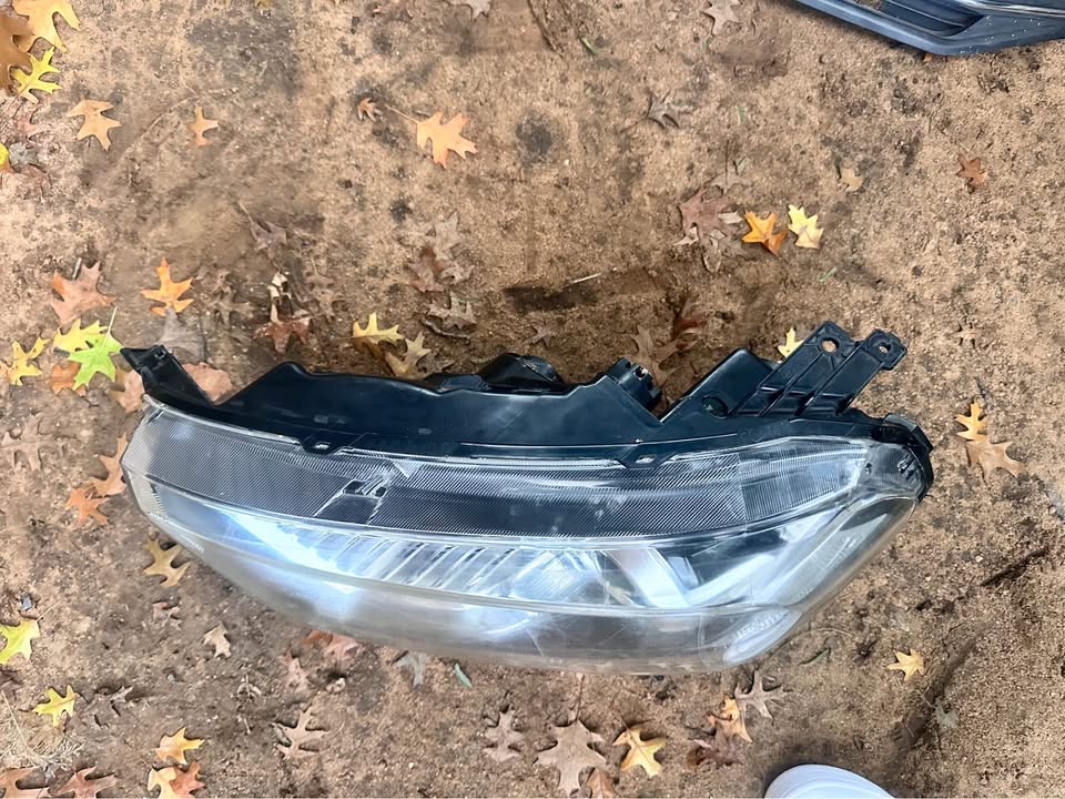 Ford Ranger wildtrack left side xenon headlight - Private Seller Ford Ranger wildtrack left side xenon headlight - Private Seller