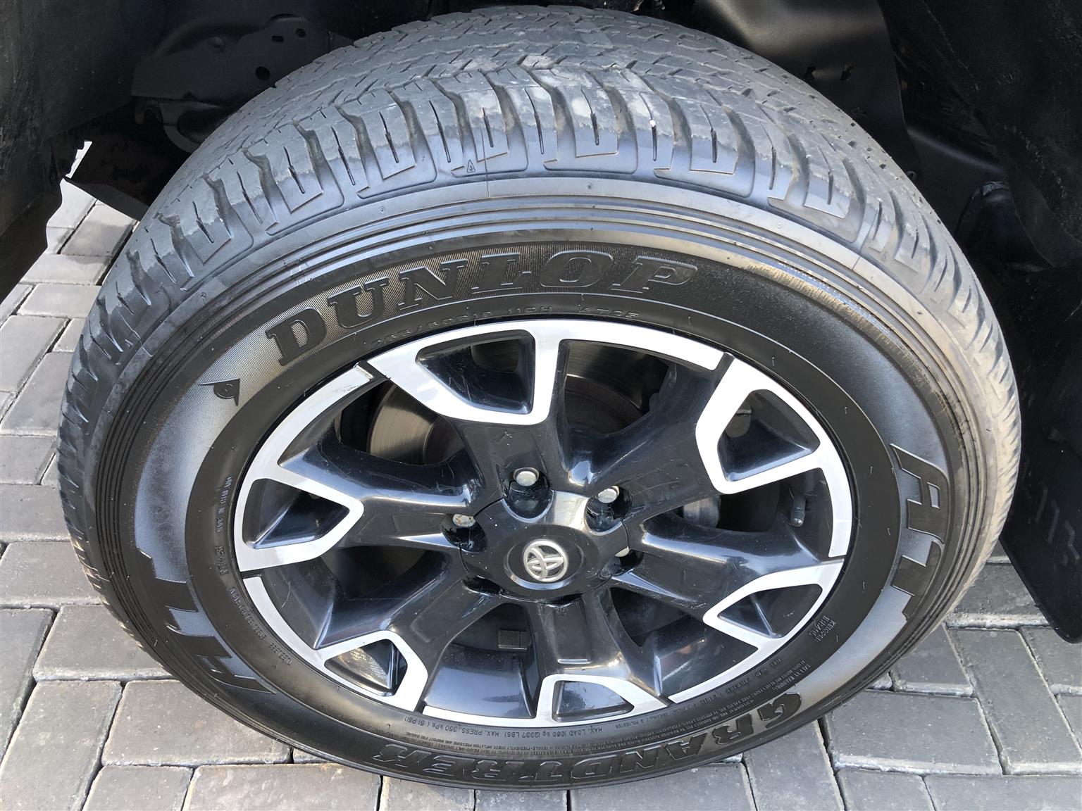 Used 2019 Toyota Hilux 2.8GD-6 double cab 4x4 Legend manual - Private Seller Used 2019 Toyota Hilux 2.8GD-6 double cab 4x4 Legend manual - Private Seller