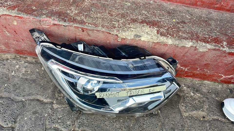 Renault Triber headlight - Private Seller Renault Triber headlight - Private Seller