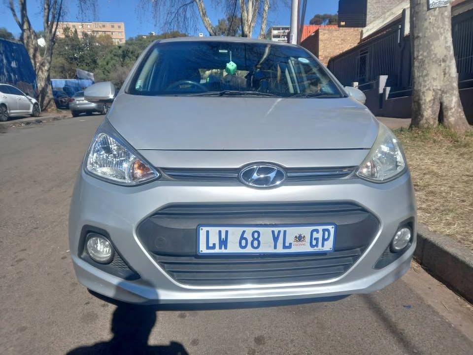 2015 Hyundai i10 Grand Sports 1.2 Petrol, Manual, Silver,