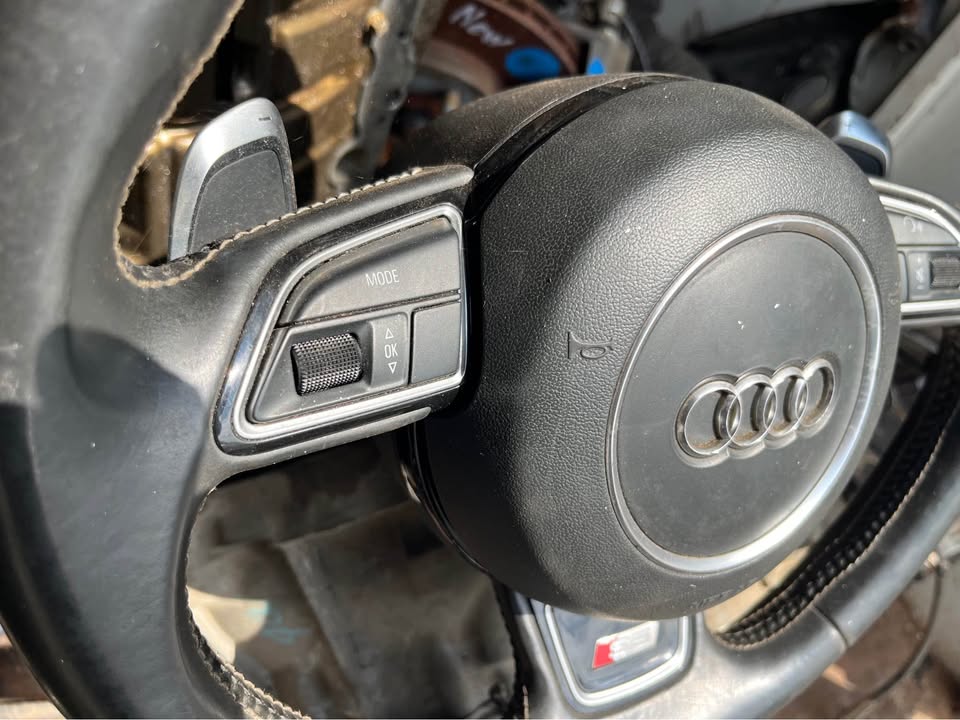Audi S5 Steering Wheel - Private Seller Audi S5 Steering Wheel - Private Seller