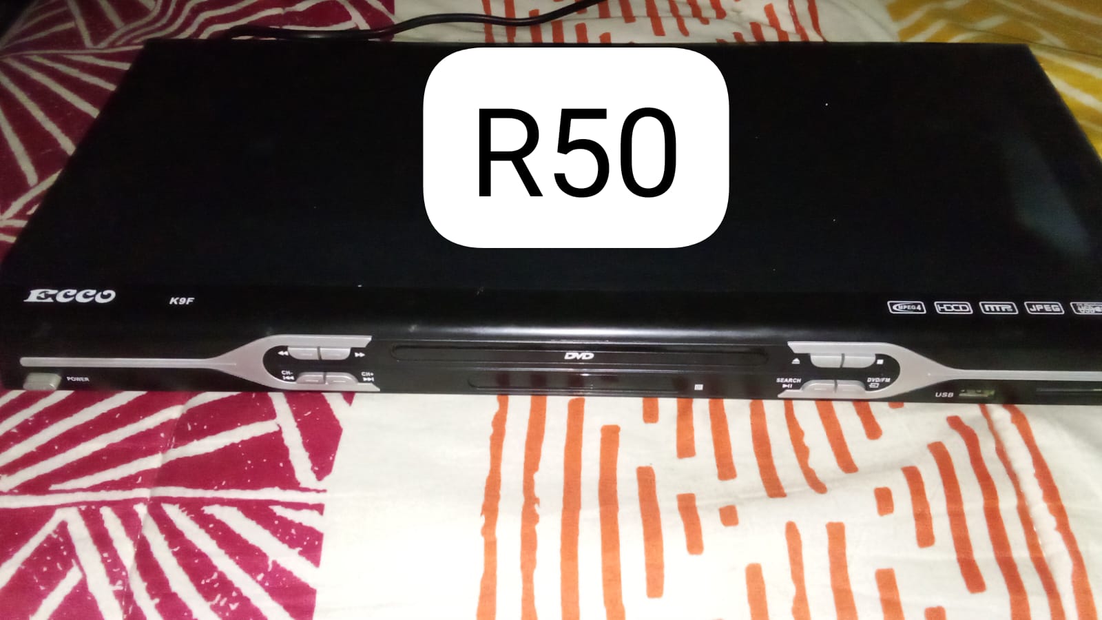 4 DVD players all working 100% no remotes