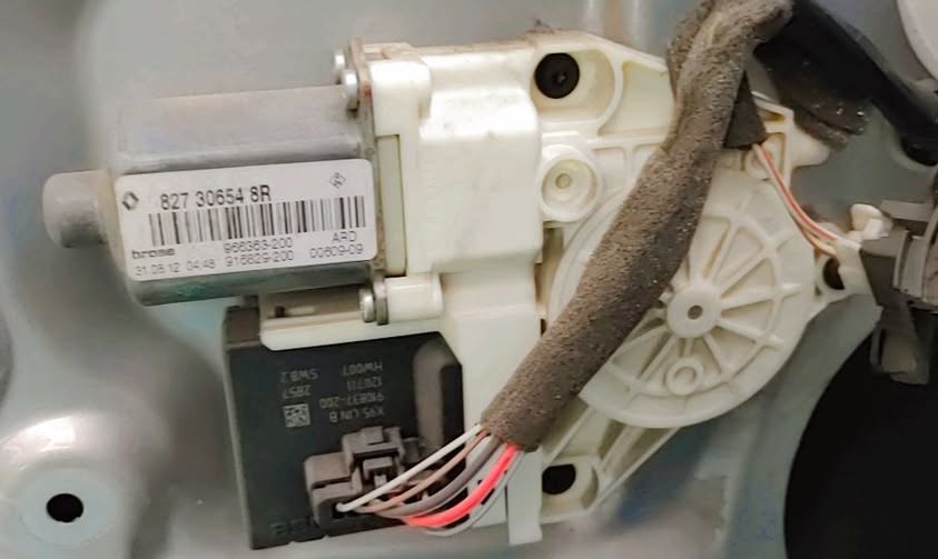 RENAULT MEGANE. DCI RIGHT REAR WINDOW MECHANISM - Private Seller RENAULT MEGANE. DCI RIGHT REAR WINDOW MECHANISM - Private Seller