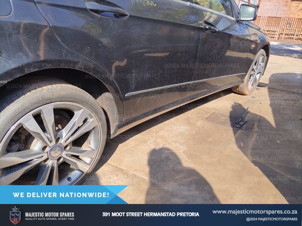 2010 mercedes-benz e200 cgi side skirts for sale - Private Seller