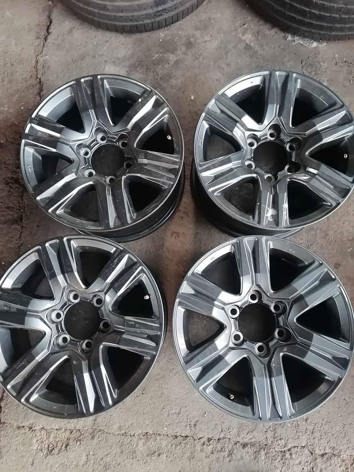 Toyota Hilux 17" set of rims - Private Seller Toyota Hilux 17" set of rims - Private Seller