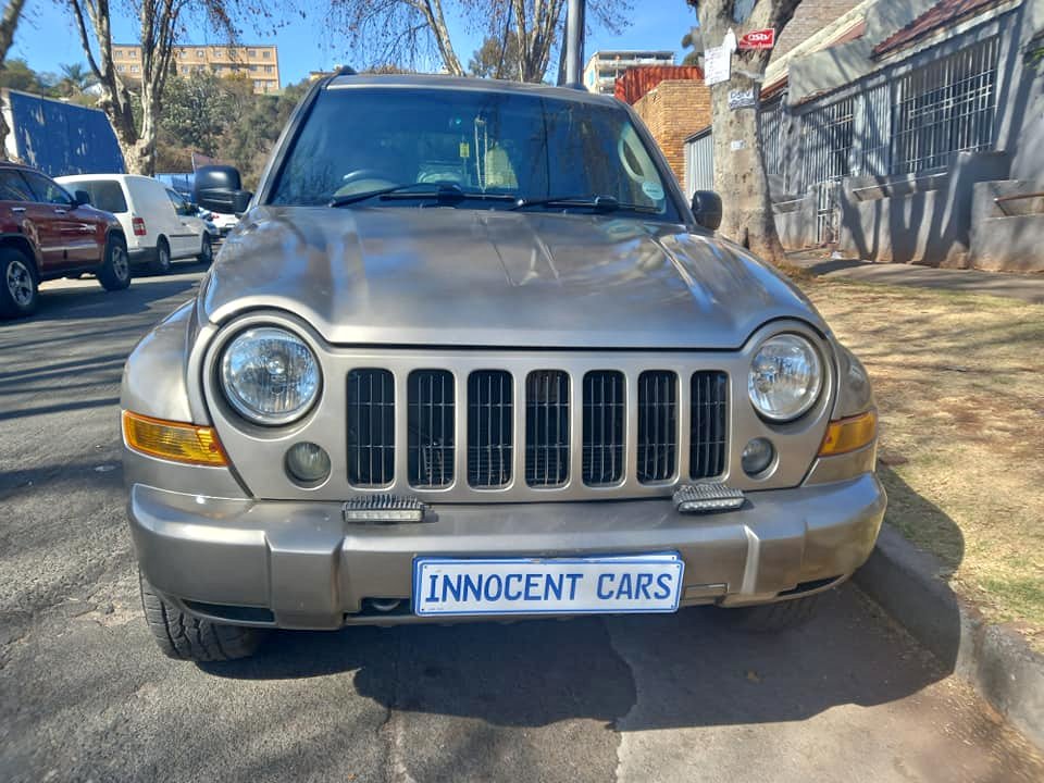 2008 JEEP CHEROKEE SPORT 3.7L ENGINE PETROL, AUTOMATIC 4X4, GREY COLOR, MILEAGE 176000KMS,