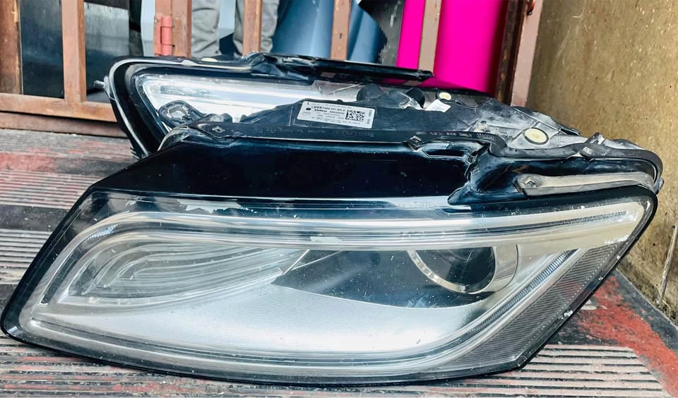 Audi Q5 8R HEADLIGHTS - Private Seller Audi Q5 8R HEADLIGHTS - Private Seller