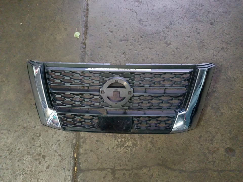 Nissan Navara front Grill - Private Seller Nissan Navara front Grill - Private Seller