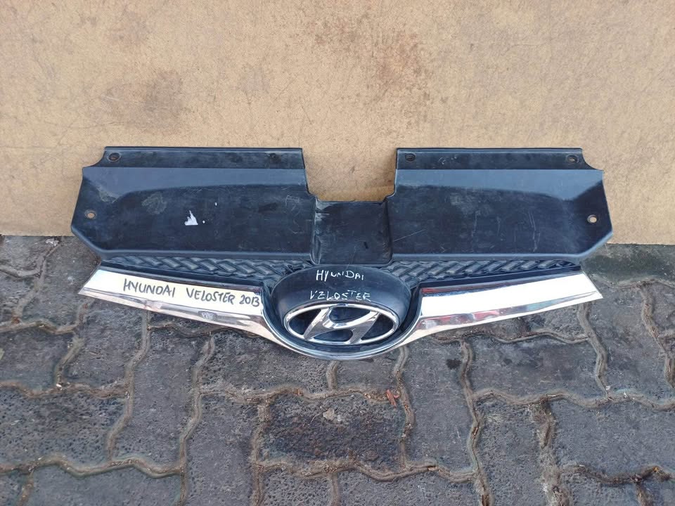 Hyundai Veloster grill 2013 - Private Seller