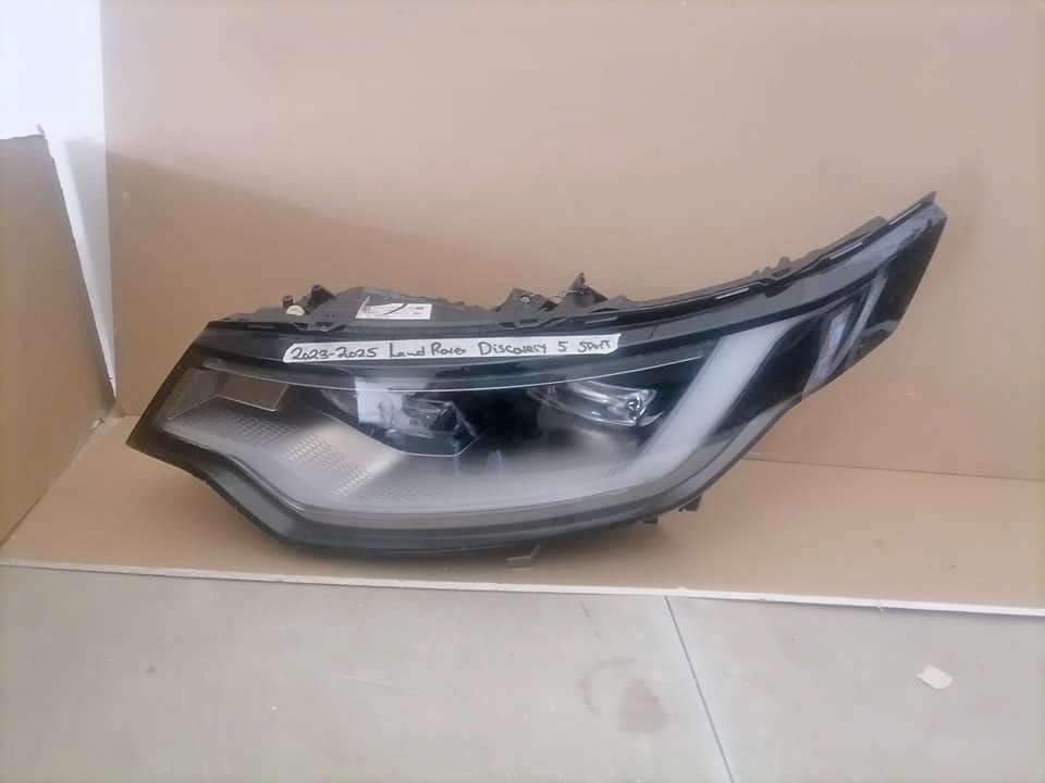 Land Rover Discovery 5 Sport headlights DM or contact number in the description for assistance. - Private Seller Land Rover Discovery 5 Sport headlights DM or contact number in the description for assistance. - Private Seller