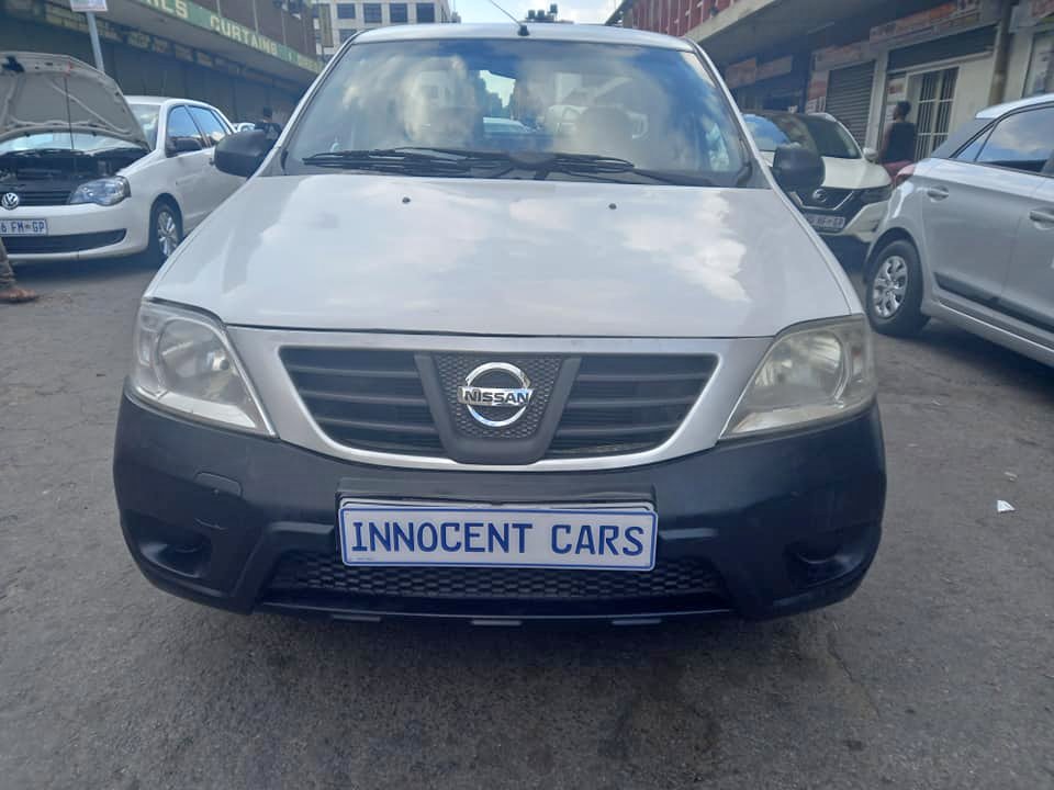 2017 NP200 1.6 PETROL, MANUAL TRANSMISSION, WHITE COLOUR, MILEAGE 87000KM