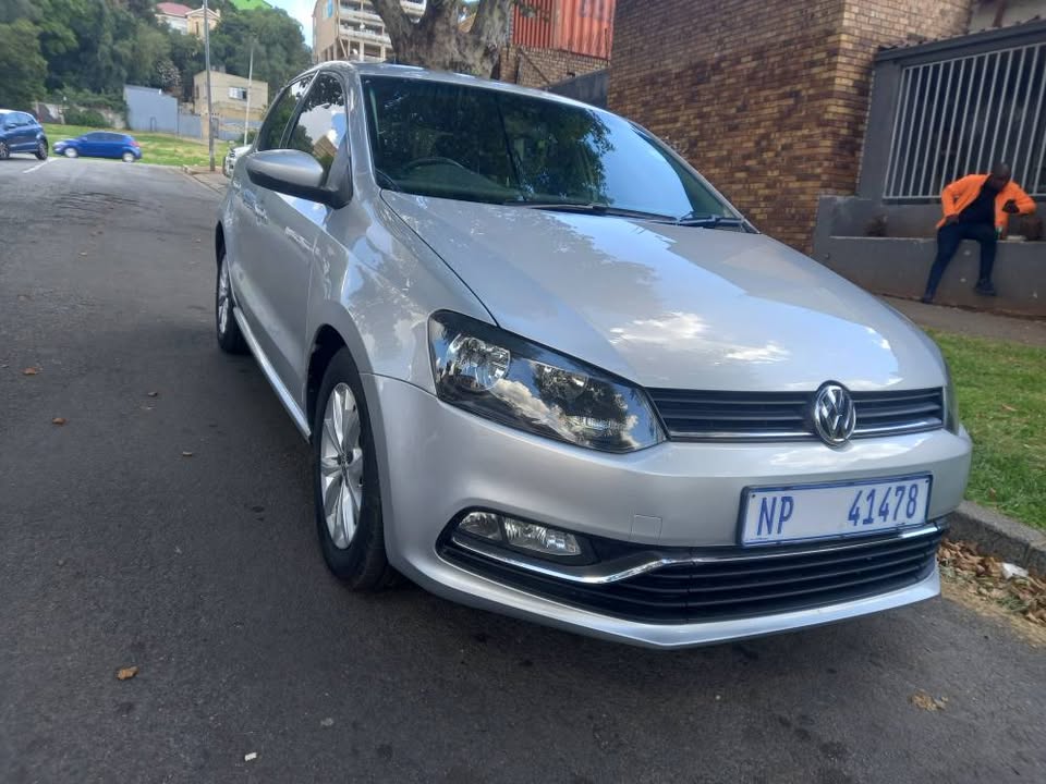 2017 VW Polo 6 Tsi 1.2 Petrol, Manual, Silver Color, Mileage . Service book.