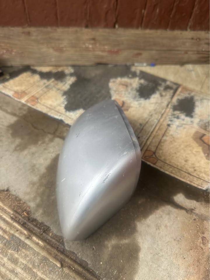 Renault duster 2 right mirror cover - Private Seller Renault duster 2 right mirror cover - Private Seller
