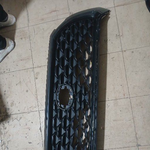 Toyota corolla cross grill - Private Seller Toyota corolla cross grill - Private Seller
