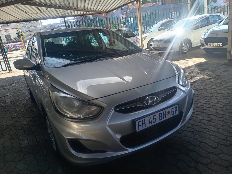 Used 2013 Hyundai Accent sedan 1.6 Motion - Omega EL Auto