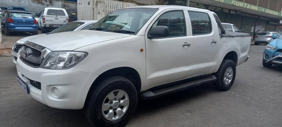 2008 TOYOTA HILUX 2.5D 4×4 MANUAL TRANSMISSION WHITE COLOUR DOUBLE CAB