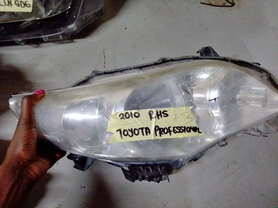 2010 TOYOTA PROFWSSIONAL HEADLIGHT - Private Seller 2010 TOYOTA PROFWSSIONAL HEADLIGHT - Private Seller