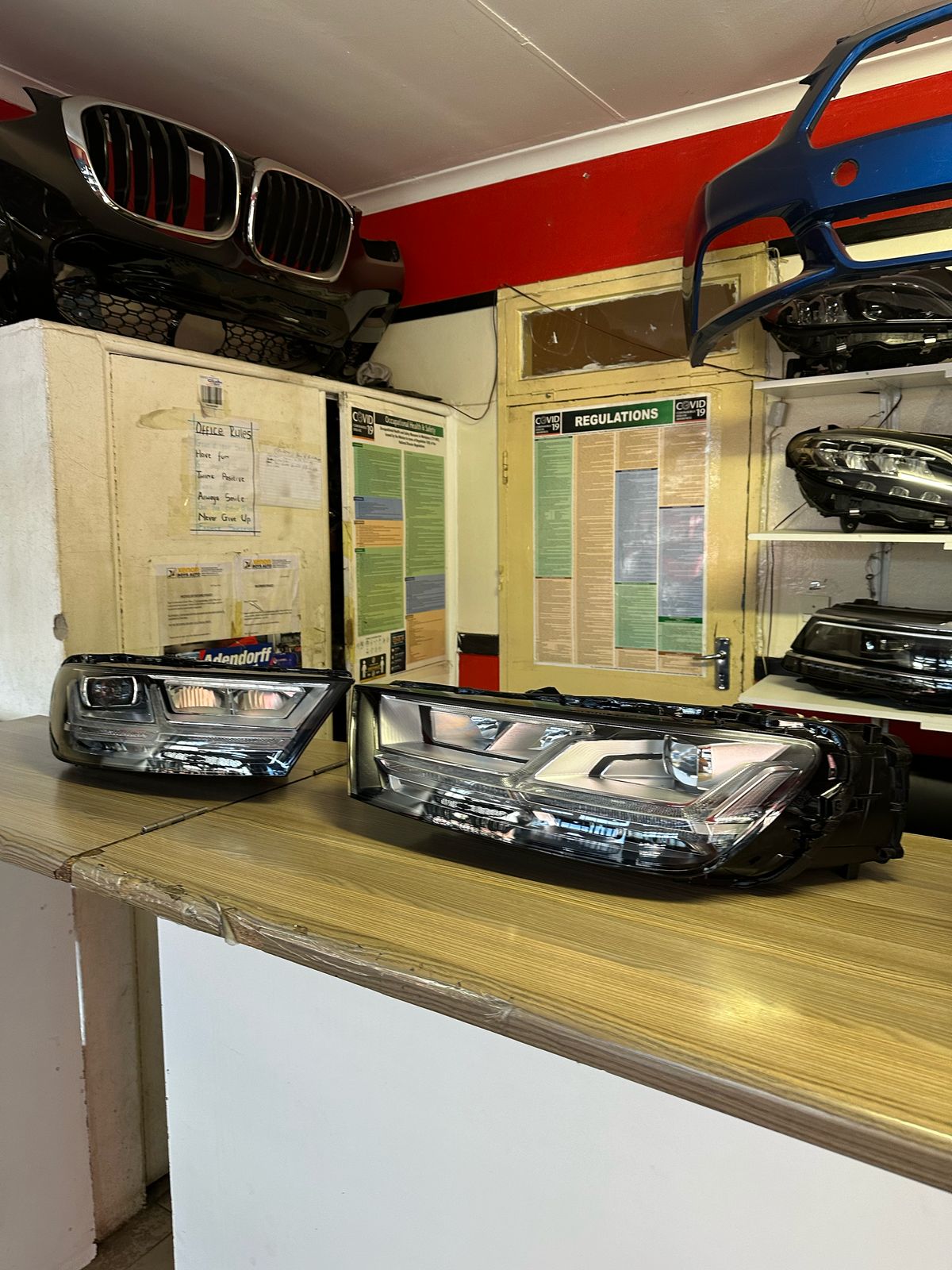 2019 AUDI Q7 FRONT HEADLIGHTS RIGHT AND LEFT IN A PRESTINE CONDITION FOR SALE - Private Seller 2019 AUDI Q7 FRONT HEADLIGHTS RIGHT AND LEFT IN A PRESTINE CONDITION FOR SALE - Private Seller