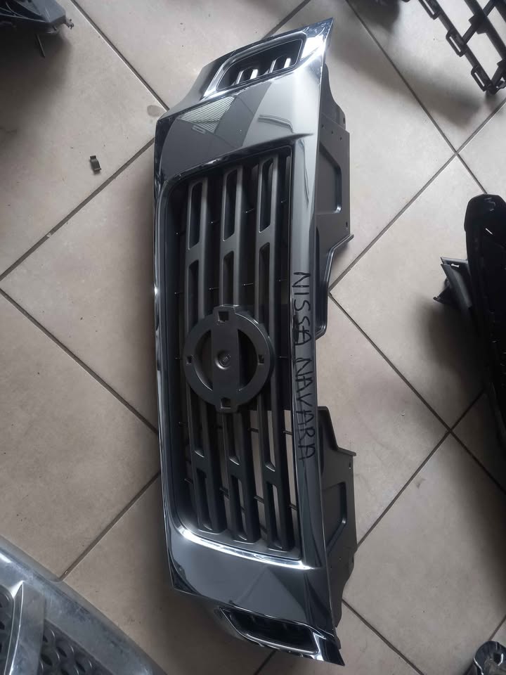 NISSAN NAVARA GRILL - Private Seller NISSAN NAVARA GRILL - Private Seller
