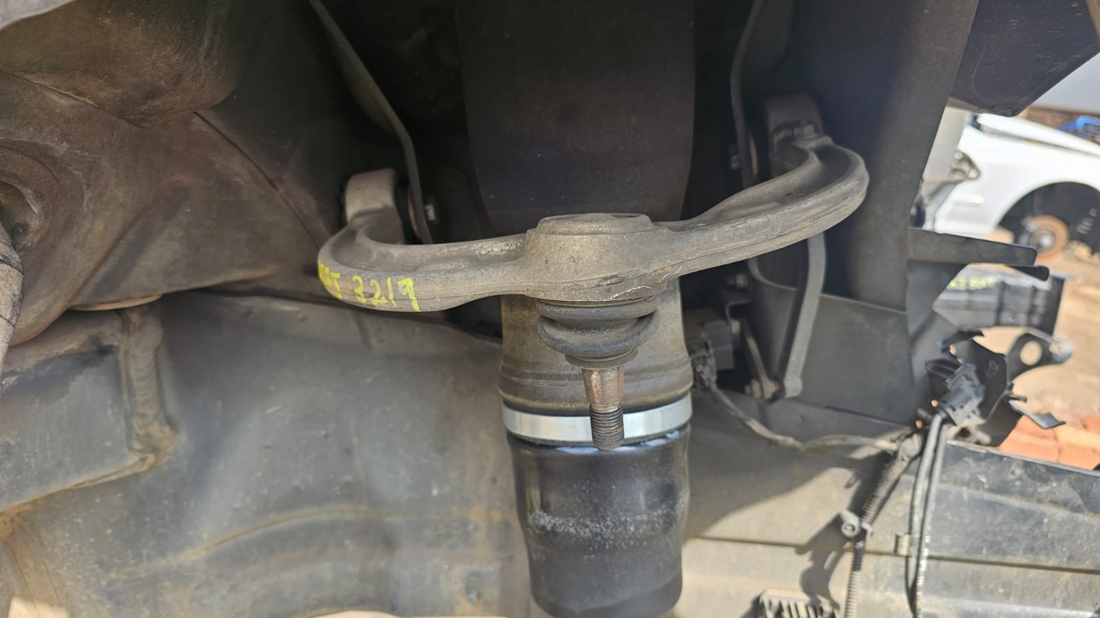BMW 116i control arms front used for sale - Private Seller BMW 116i control arms front used for sale - Private Seller