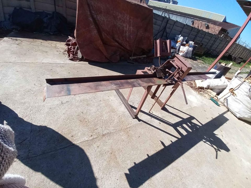 Steel Cut Off Saw Table And Bracket Junk Mail