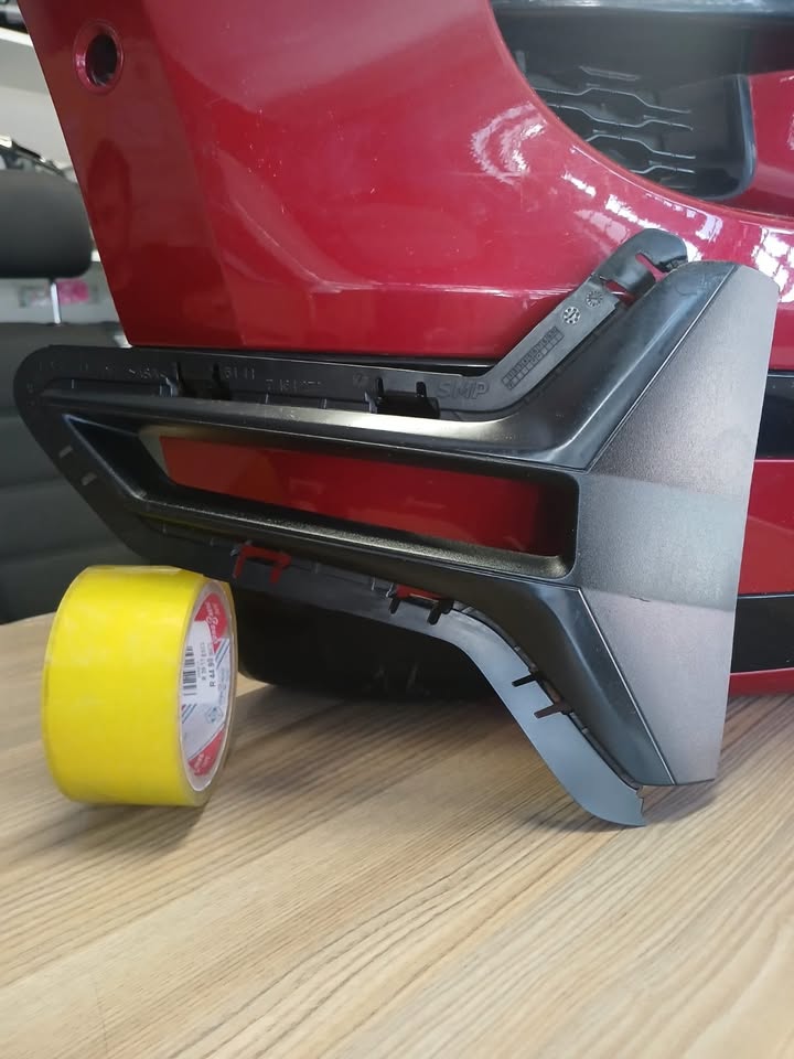 2018 BMW G20 3 SERIES LEFT SIDE FOG LIGHT COVER FOR SALE IN EXELLENT CONDITION - Private Seller