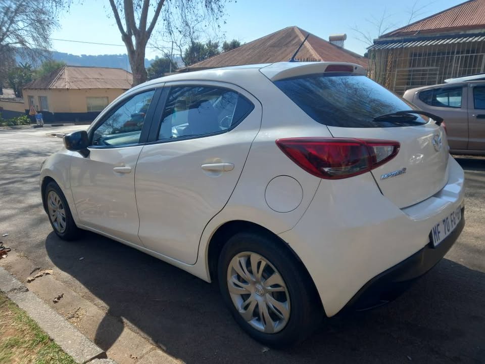 2017 Mazda 2 SkyActive Hatchback 1.5 Petrol, Manual, White, 78000kms