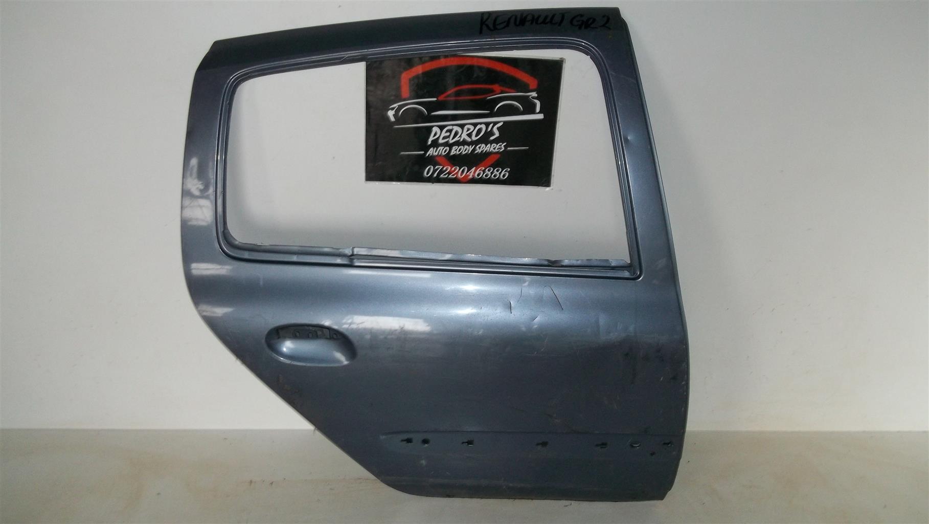 Renault Clio 2 ('01-'03) (Right) passenger door - Private Seller Renault Clio 2 ('01-'03) (Right) passenger door - Private Seller