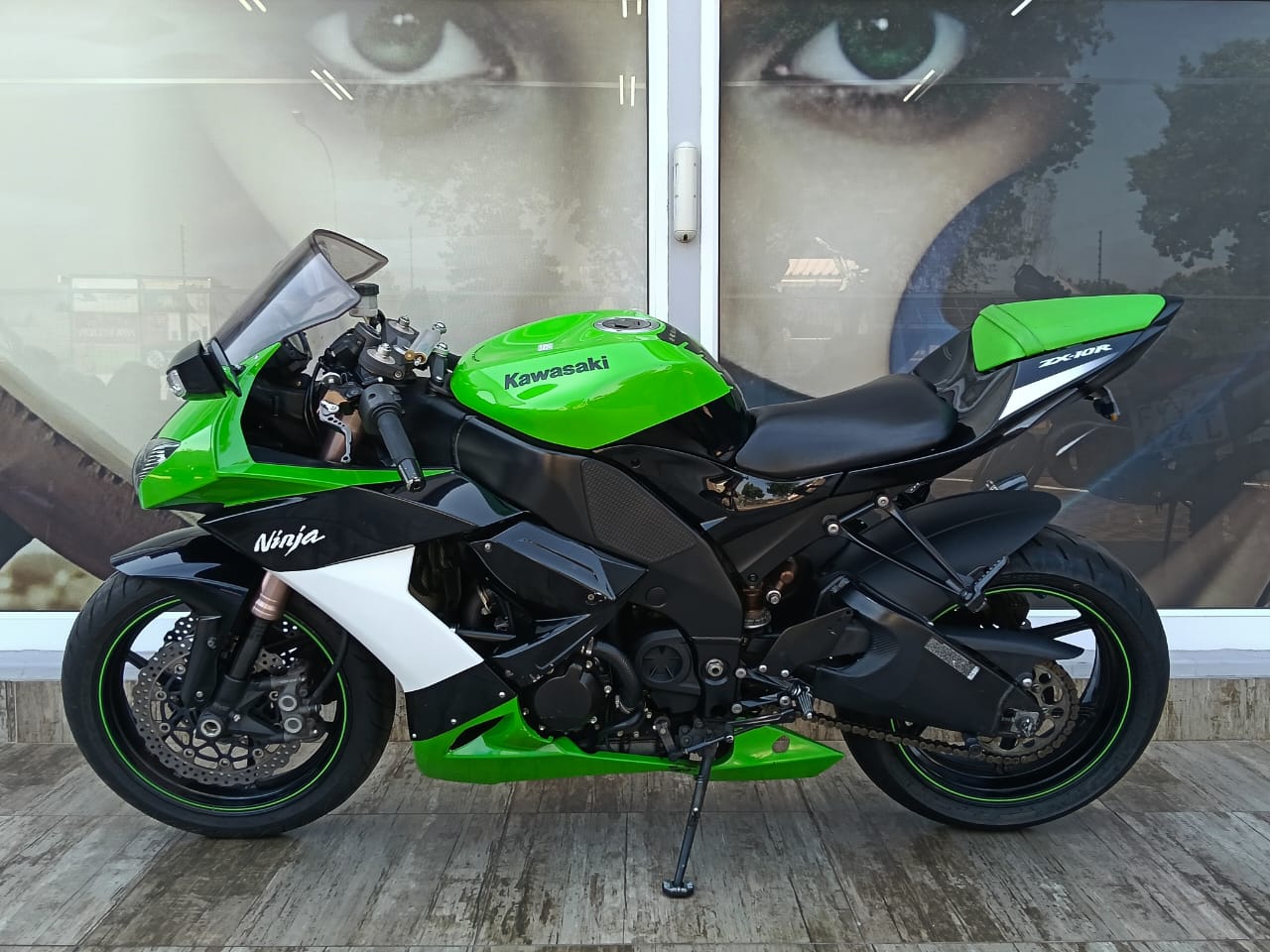 2009 (Reg 2013) Kawasaki ZX-10R - Private Seller 2009 (Reg 2013) Kawasaki ZX-10R - Private Seller