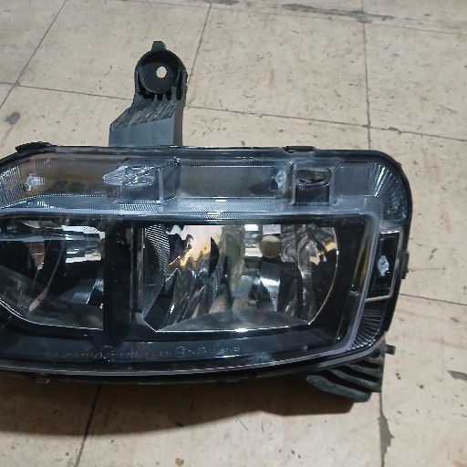 Renault kwid headlight - Private Seller Renault kwid headlight - Private Seller