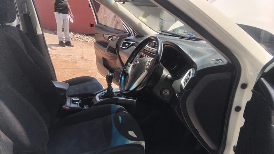 2015 Nissan Xtrail 5seater 1.6 4WD Diesel, Manual, White, Sparekey, 80000km
