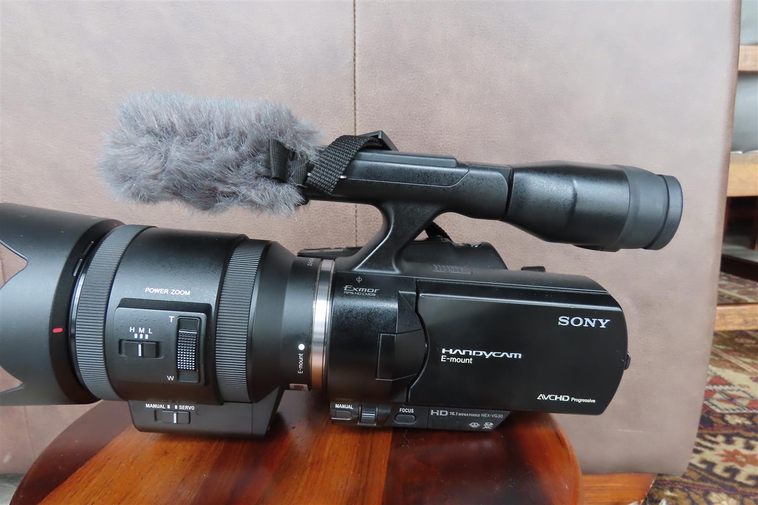 Sony NEX-VG30 16.1 megapixels Handycam E-mount. Lens E3.5-6.3?PZ 18-200 Sony NEX-VG30 16.1 megapixels Handycam E-mount. Lens E3.5-6.3?PZ 18-200