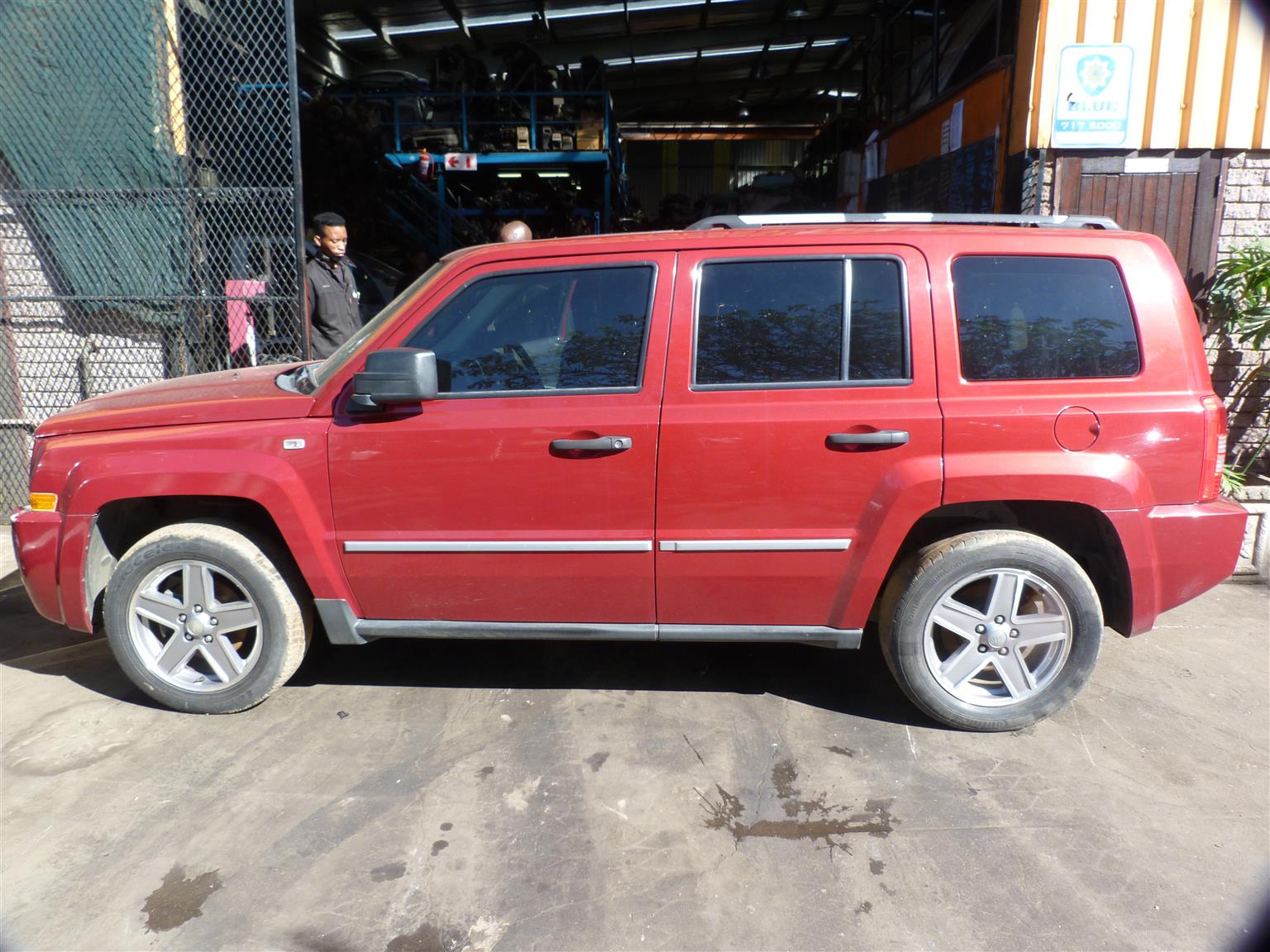 Red Jeep Patriot 2.4 Petrol Limited - 2008 - Private Seller Red Jeep Patriot 2.4 Petrol Limited - 2008 - Private Seller