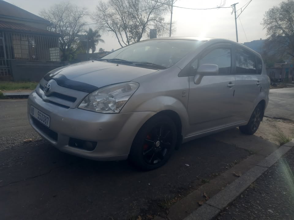 2006 Toyota Verso 1.6 Petrol, Manual, Silver, 85000kms, Leather seats