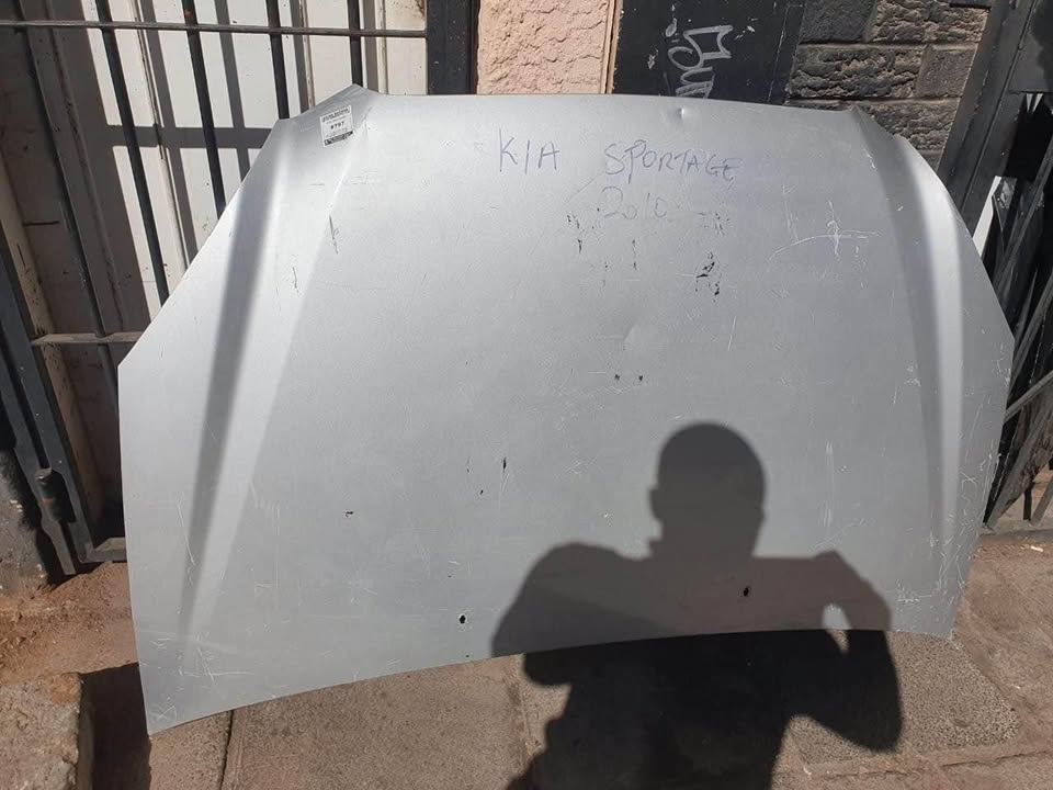 Kia Sportage bonnet - Private Seller Kia Sportage bonnet - Private Seller