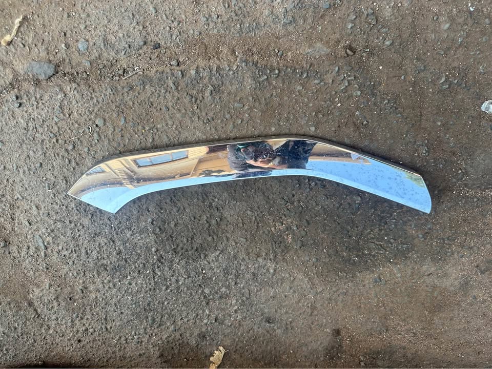 Mitsubishi xpander right side chrome - Private Seller Mitsubishi xpander right side chrome - Private Seller