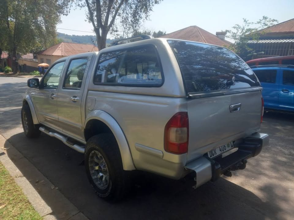 2007 ISUZU KB300 Diesel Double Cab, Manual, Leather Seats Canopy